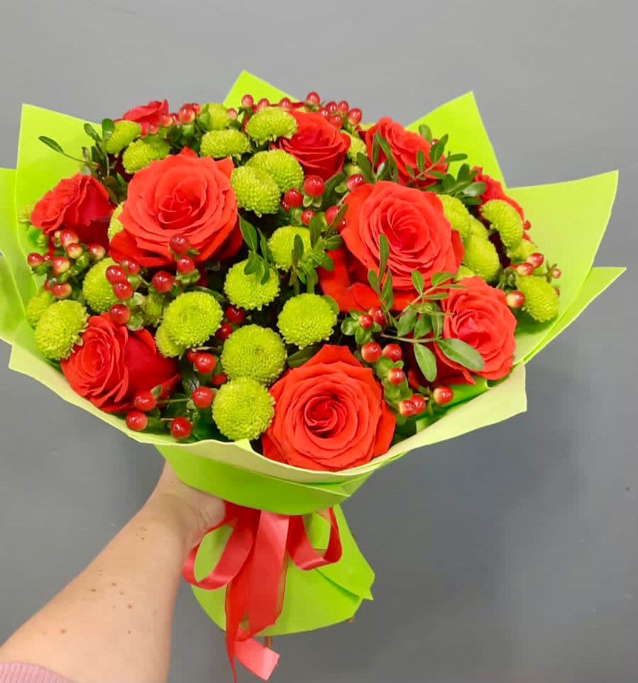 Букет цветов из: Хризантемы и Розы в Новоульяновске