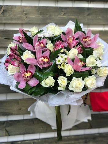 Букет цветов из: Розы и Хризантемы в Новоульяновске