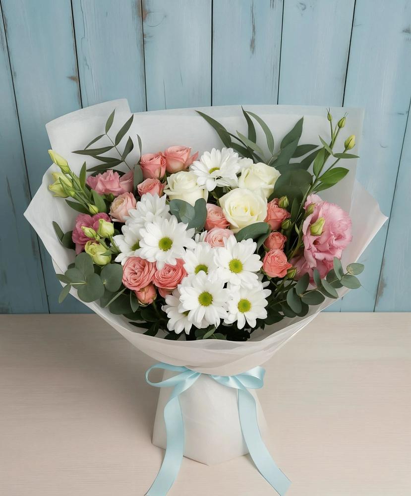 Букет цветов из: Розы, Лизиантусы и Хризантемы в Новоульяновске