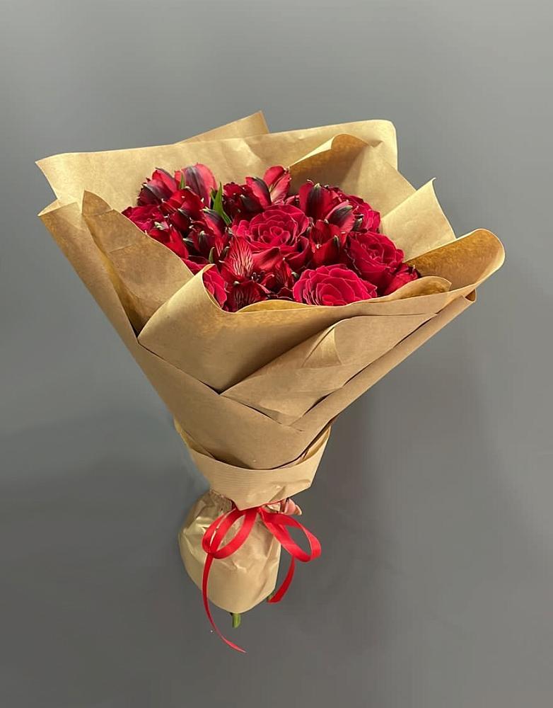 Букет цветов из: Альстромерии и Розы в Новоульяновске