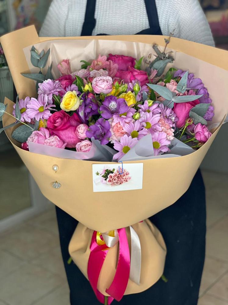 Букет цветов из: Хризантемы, Гвоздики и Альстромерии в Новоульяновске