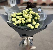 Букет Белые кустовые розы Солинеро в Новоульяновске