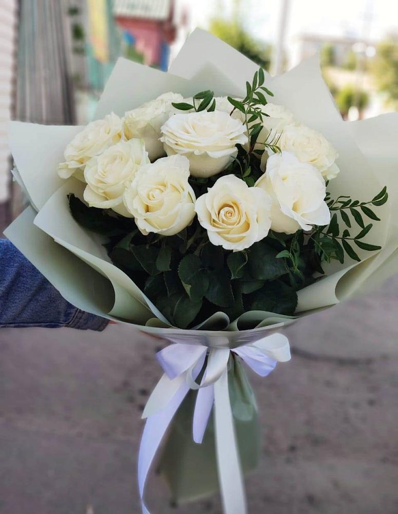 Букет Белые розы Проуд в Новоульяновске