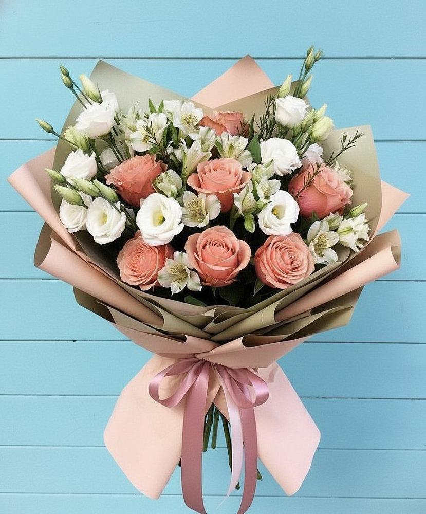 Букет цветов из: Розы, Альстромерии и Лизиантусы в Новоульяновске