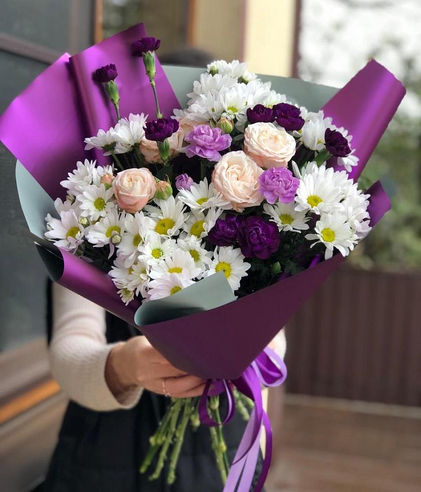 Букет цветов из: Хризантемы, Гвоздики и Розы в Новоульяновске