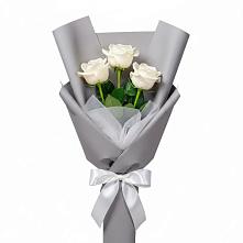 Букет 3 белые розы в Новоульяновске