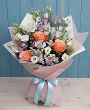 Букет цветов из:  Лизиантусы, Розы, Альстромерии и Гипсофила в Новоульяновске