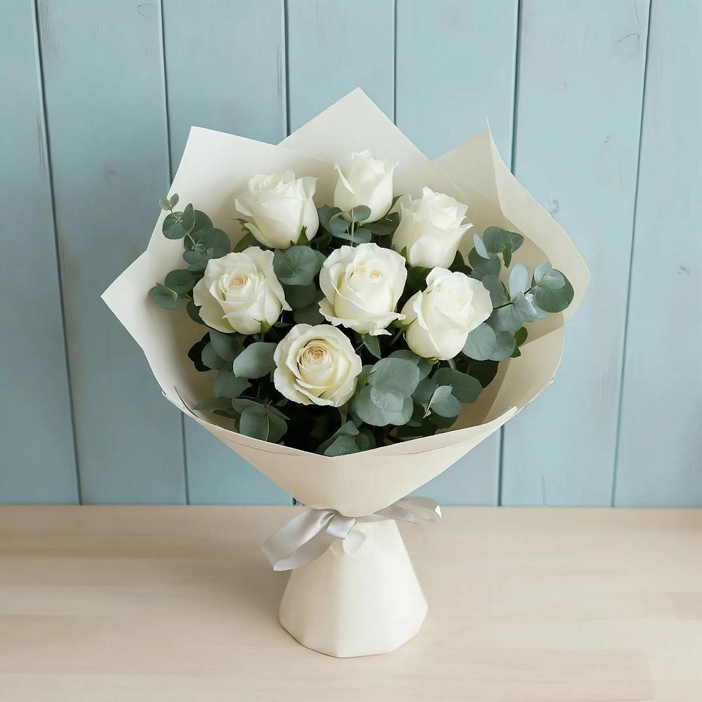 Букет Белые розы в Эвкалипте в Новоульяновске