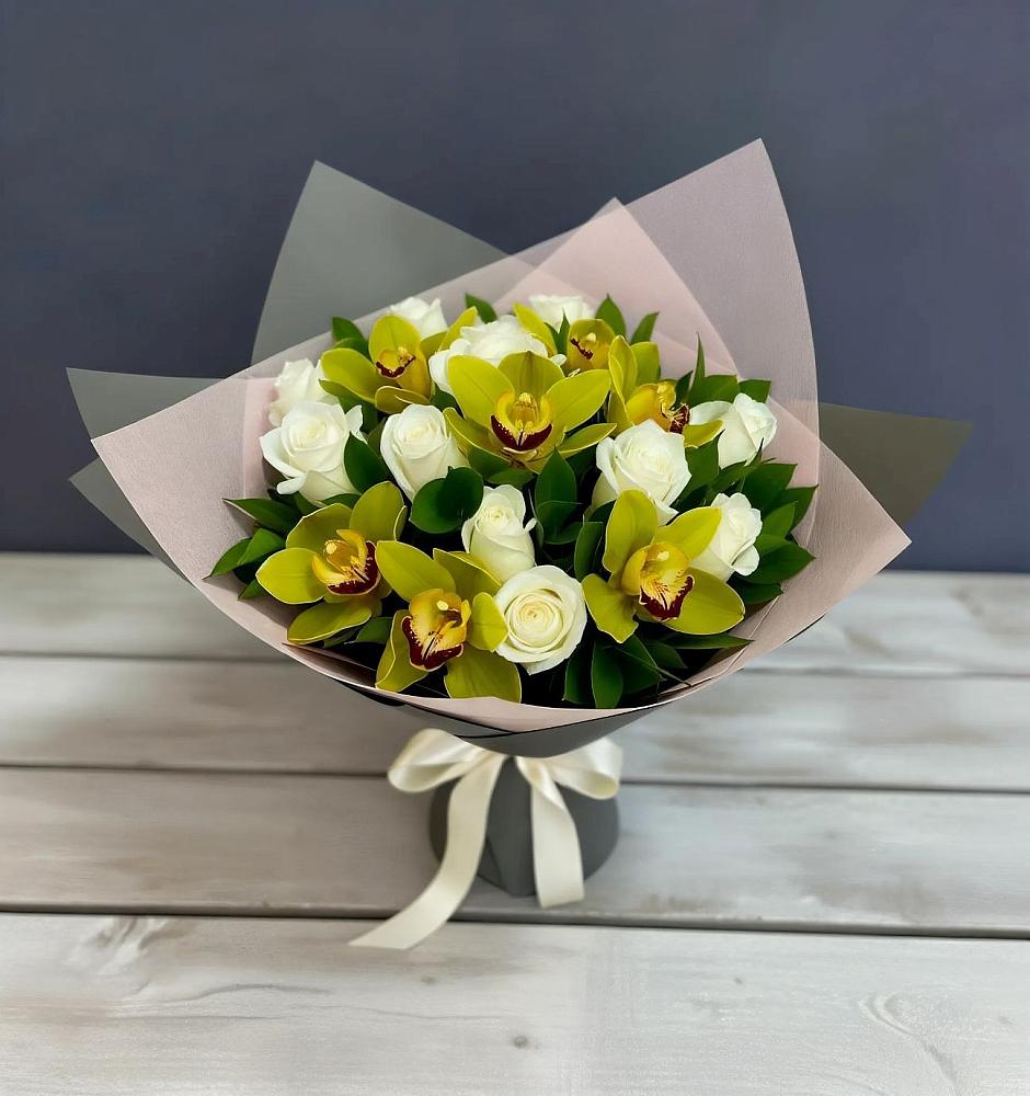 Букет цветов из: Орхидеи и Розы в Новоульяновске