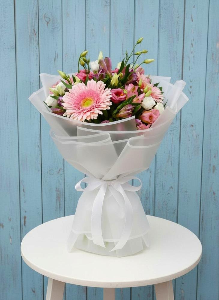 Букет цветов из: Герберы, Альстромерии и Лизиантусы в Новоульяновске