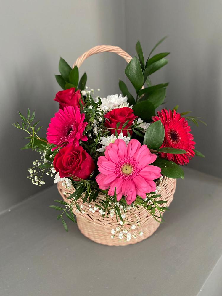 Цветочная композиция из Розы, Хризантемы и Герберы в корзине в Новоульяновске