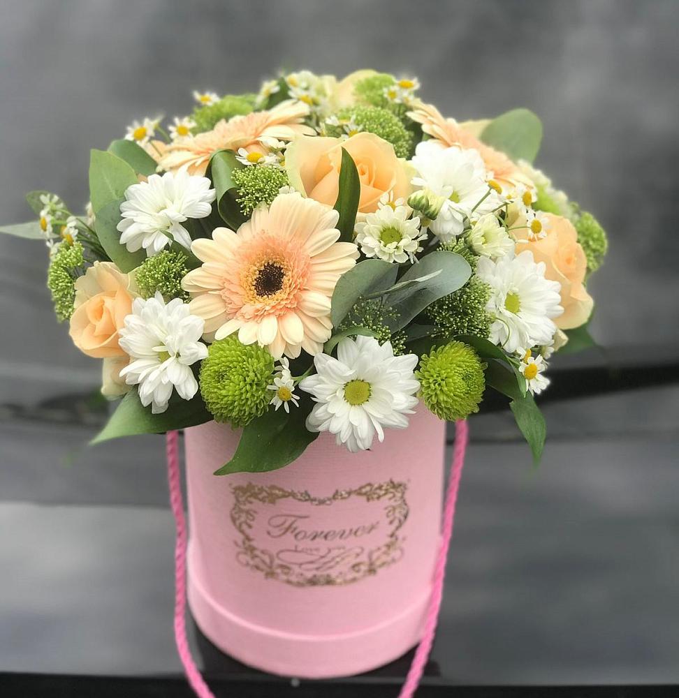 Цветочная композиция из Розы, Герберы и Хризантемы в шляпной коробке в Новоульяновске