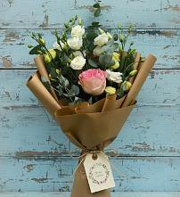 Букет цветов из:  Розы и Лизиантусы в Новоульяновске
