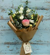 Букет цветов из:  Розы и Лизиантусы в Новоульяновске