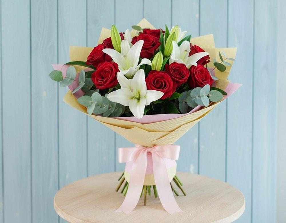 Букет цветов из: Лилии и Розы в Новоульяновске