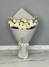 Букет цветов из:  Розы и Лизиантусы в Новоульяновске